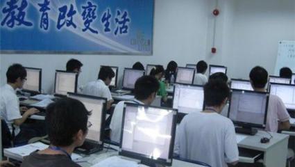 編程學習路徑抉擇 自學與IT培訓機構深度分析